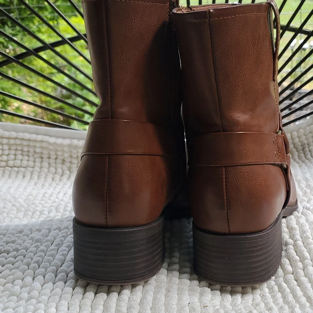 Frye‎ and Co booties